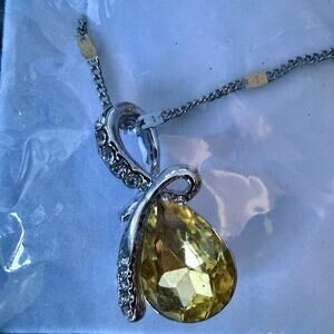 Crystal jewelry yellow crystal pendant
